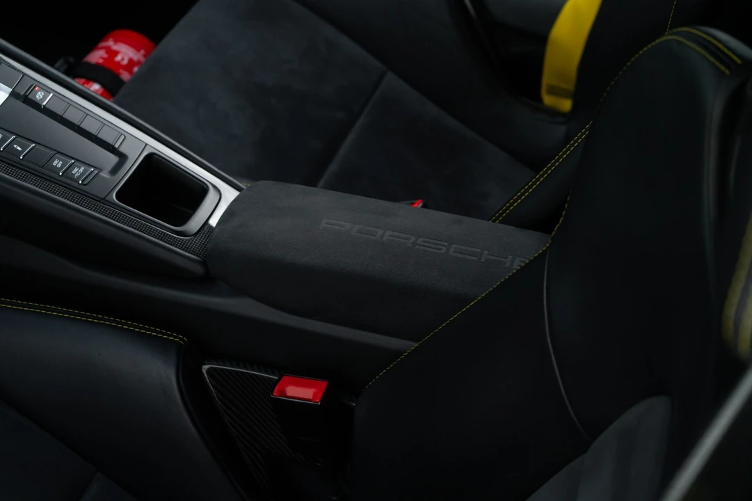 2016 Porsche 981 Cayman GT4 - Image 21 of 31