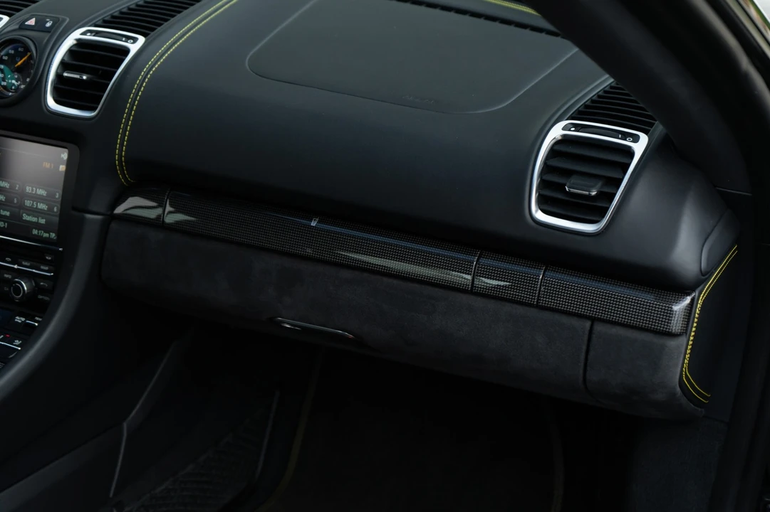 2016 Porsche 981 Cayman GT4 - Image 24 of 31