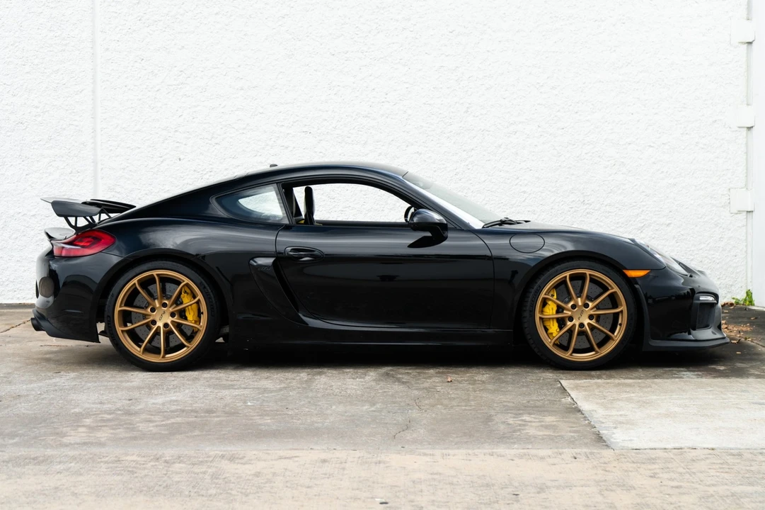 2016 Porsche 981 Cayman GT4 - Image 8 of 31