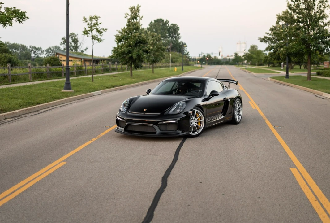 2016 Porsche 981 Cayman GT4 - Image 7 of 12