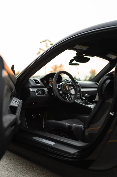 2016 Porsche 981 Cayman GT4 - Image 11 of 12