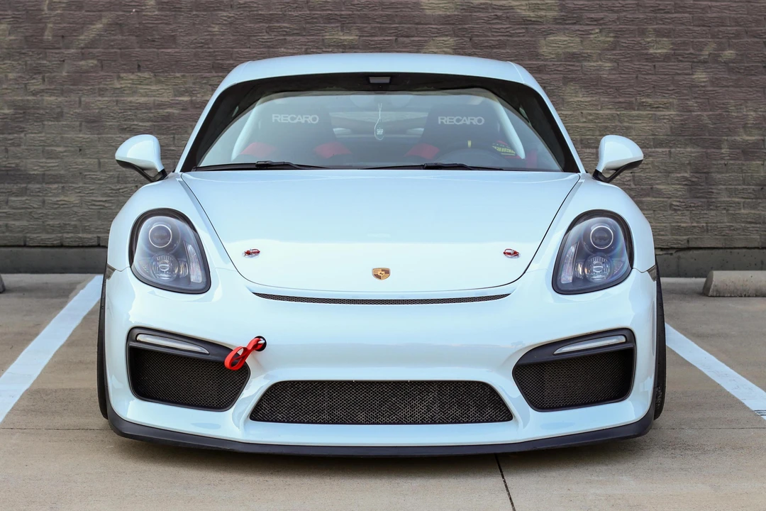2016 Porsche 981 Cayman GT4 - Image 2 of 31