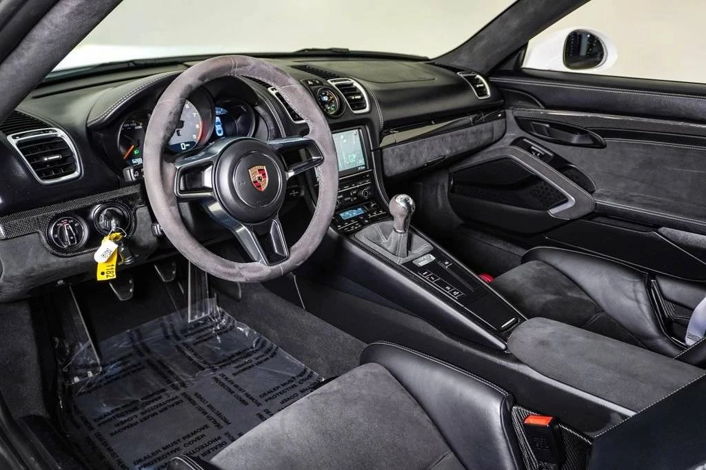 2016 Porsche 981 Cayman GT4 - Image 4 of 5