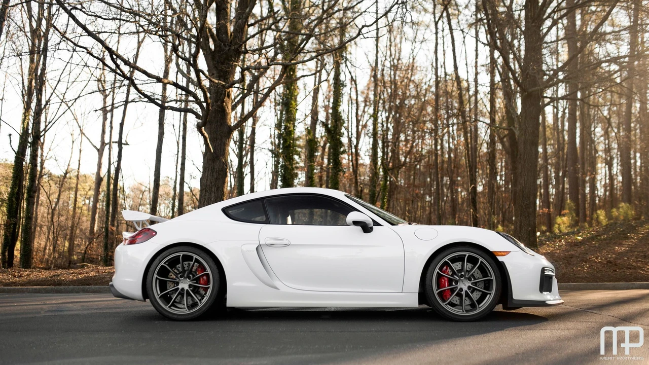 2016 Porsche 981 Cayman GT4 - Image 7 of 31