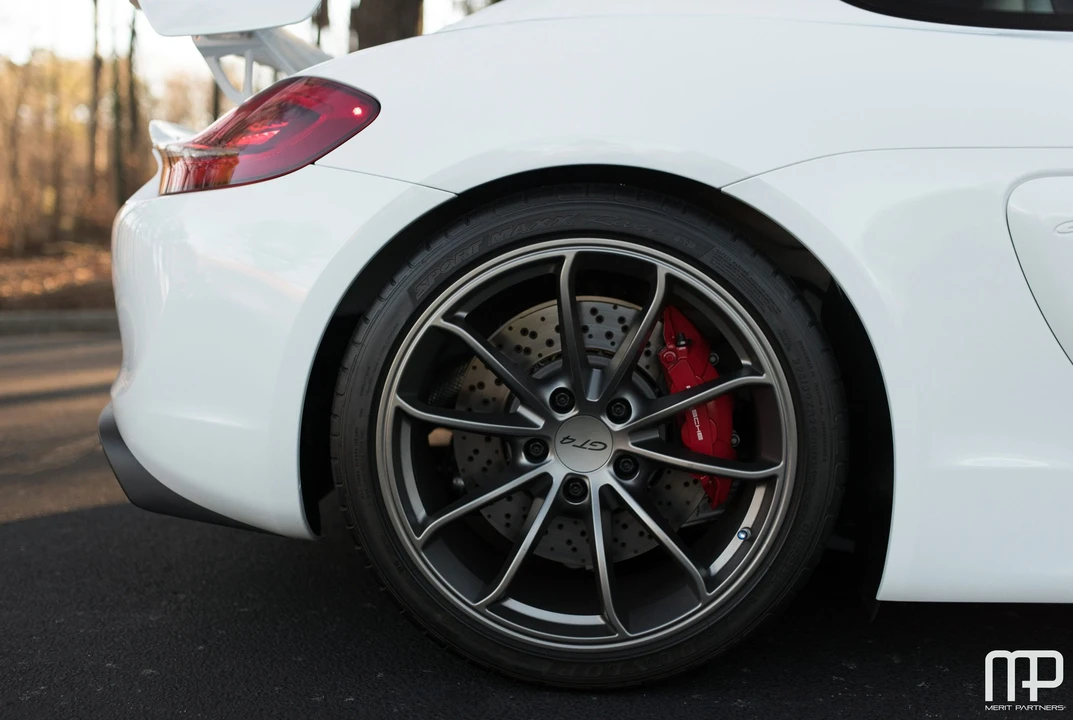 2016 Porsche 981 Cayman GT4 - Image 8 of 31