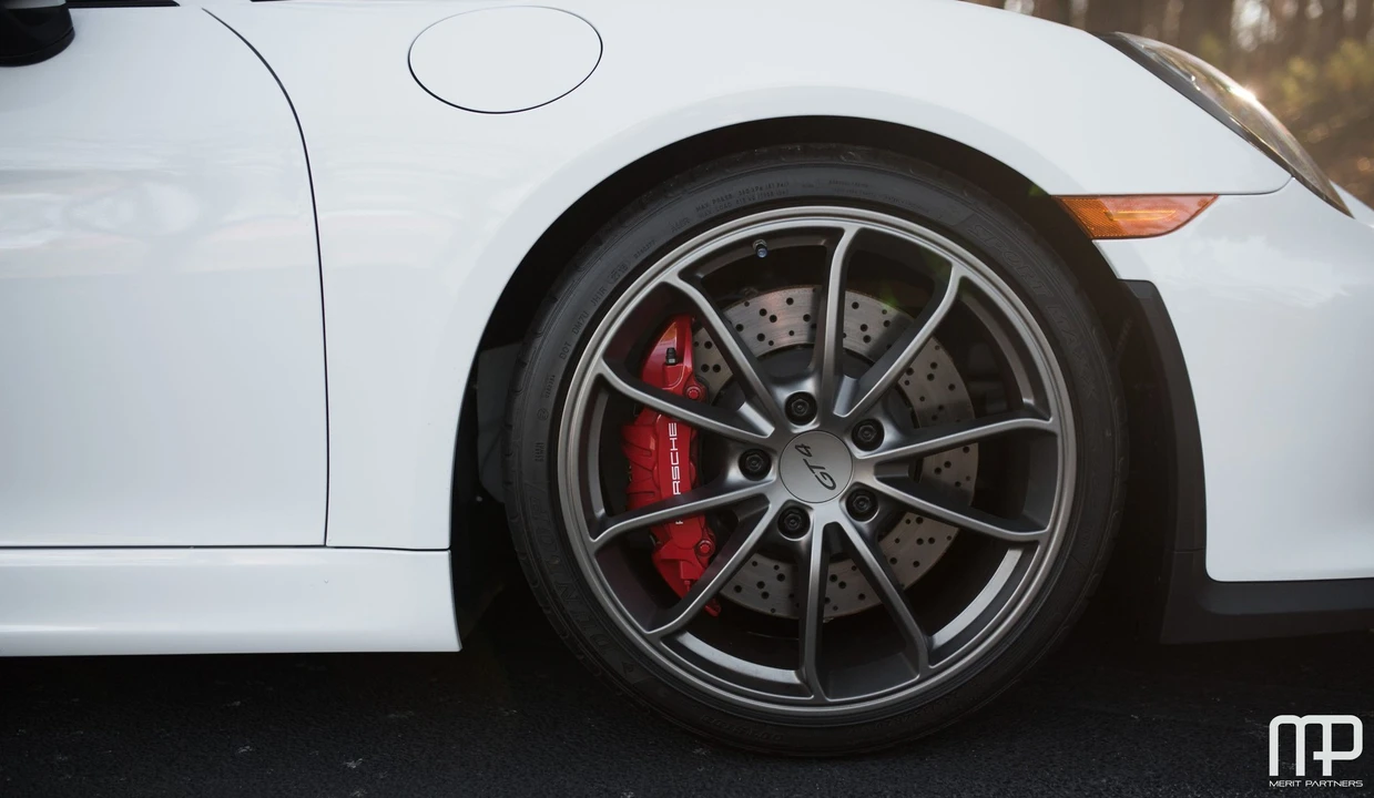 2016 Porsche 981 Cayman GT4 - Image 9 of 31