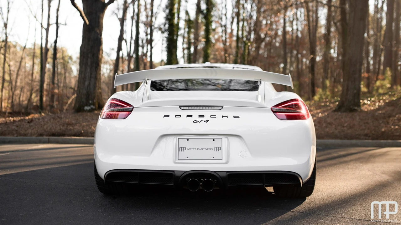 2016 Porsche 981 Cayman GT4 - Image 11 of 31