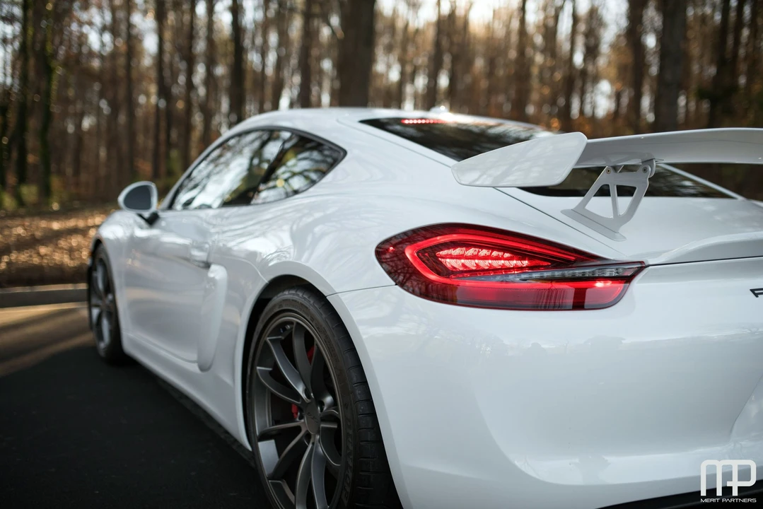 2016 Porsche 981 Cayman GT4 - Image 13 of 31