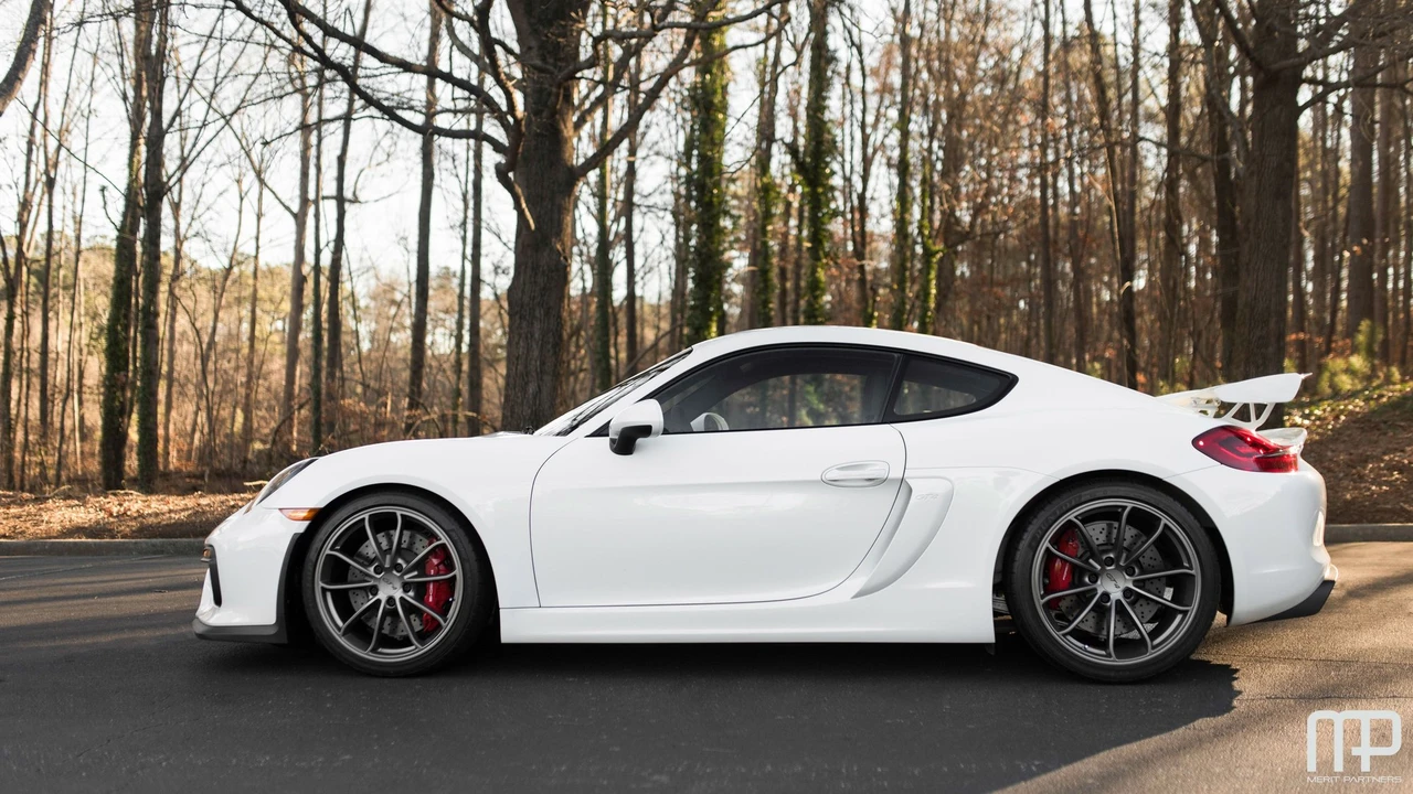2016 Porsche 981 Cayman GT4 - Image 4 of 31