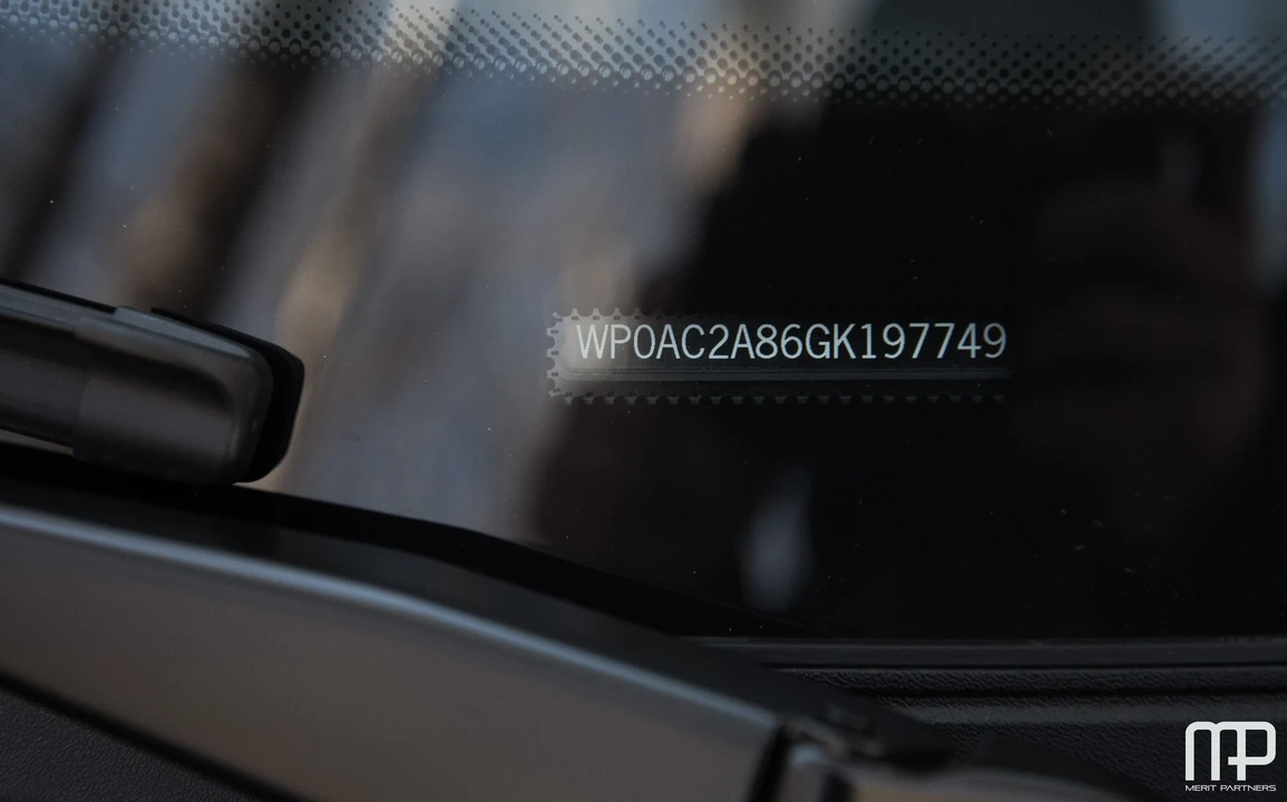 2016 Porsche 981 Cayman GT4 - Image 26 of 31