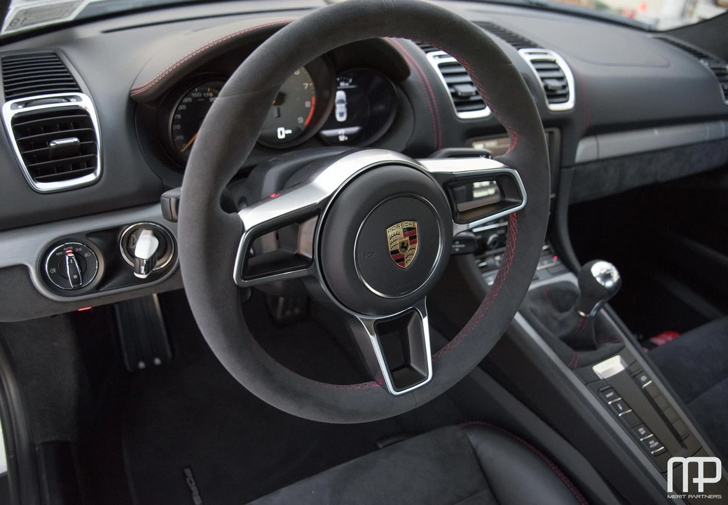 2016 Porsche 981 Cayman GT4 - Image 16 of 31
