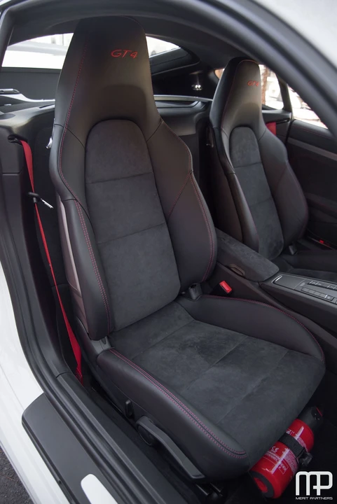 2016 Porsche 981 Cayman GT4 - Image 23 of 31