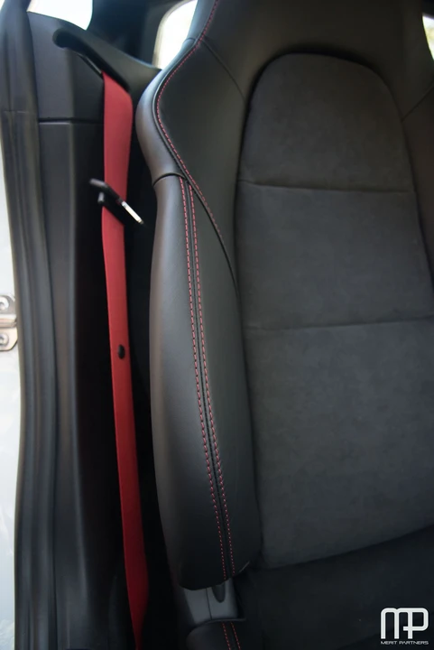 2016 Porsche 981 Cayman GT4 - Image 24 of 31