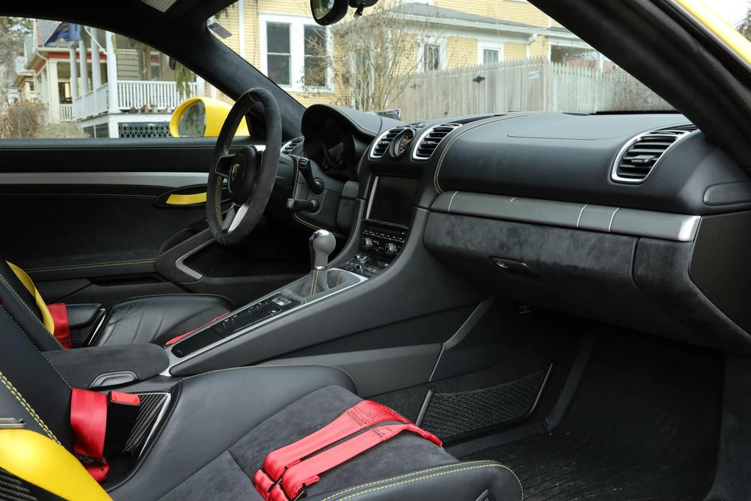 2016 Porsche 981 Cayman GT4 - Image 10 of 14