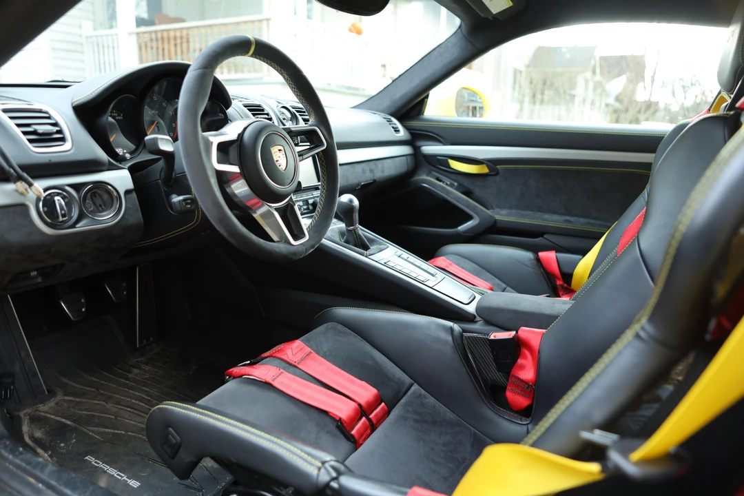 2016 Porsche 981 Cayman GT4 - Image 9 of 14
