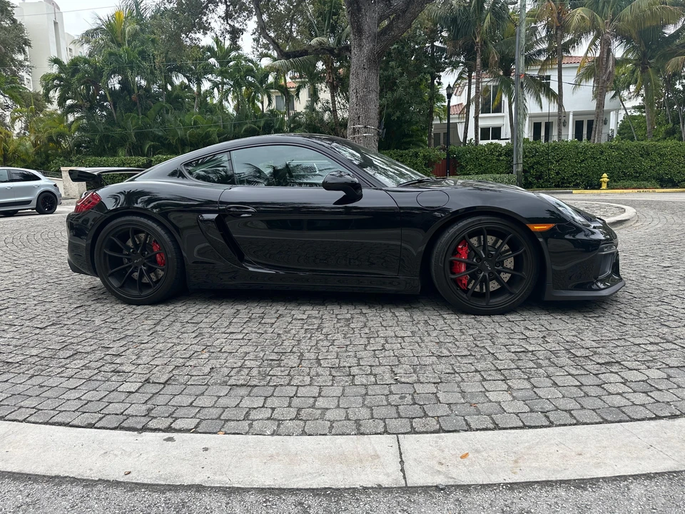 2016 Porsche 981 Cayman GT4 - Image 28 of 31
