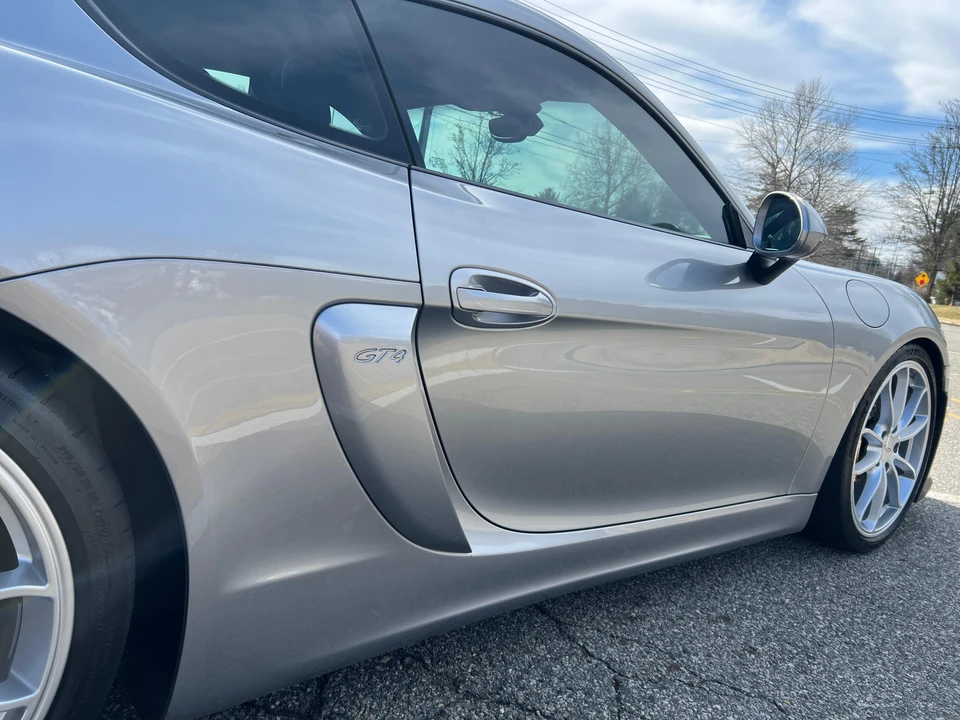 2016 Porsche 981 Cayman GT4 - Image 26 of 31