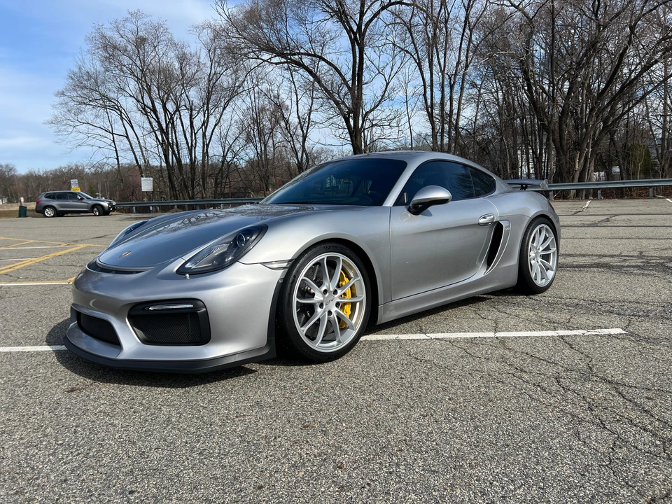 2016 Porsche 981 Cayman GT4 - Image 9 of 31