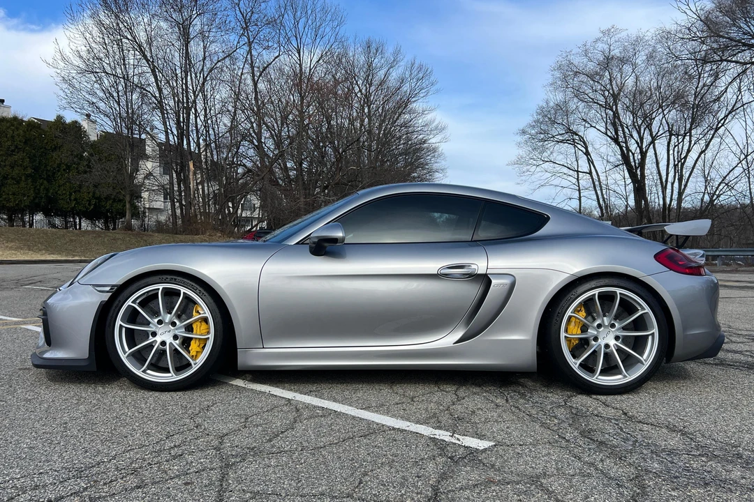 2016 Porsche 981 Cayman GT4 - Image 3 of 31