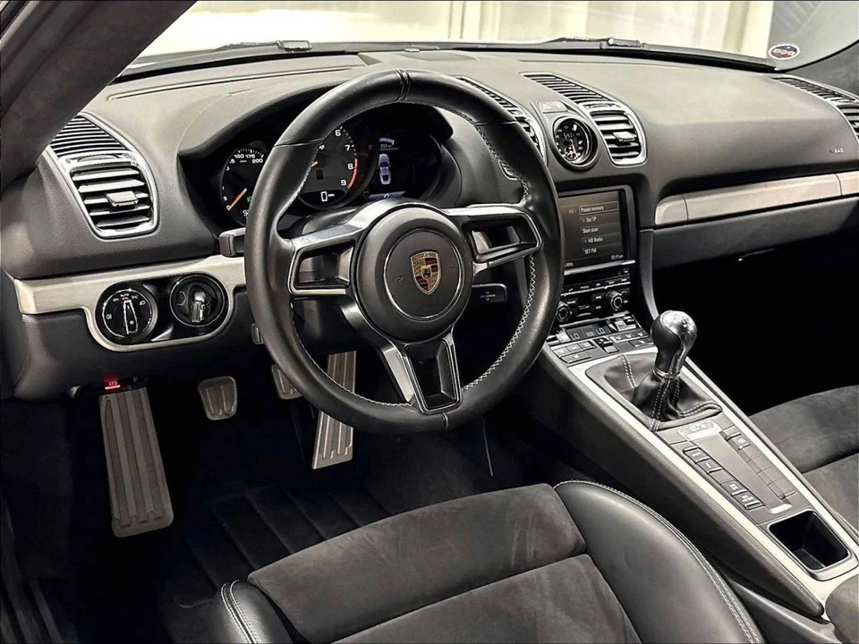 2016 Porsche 981 Cayman GT4 - Image 4 of 5