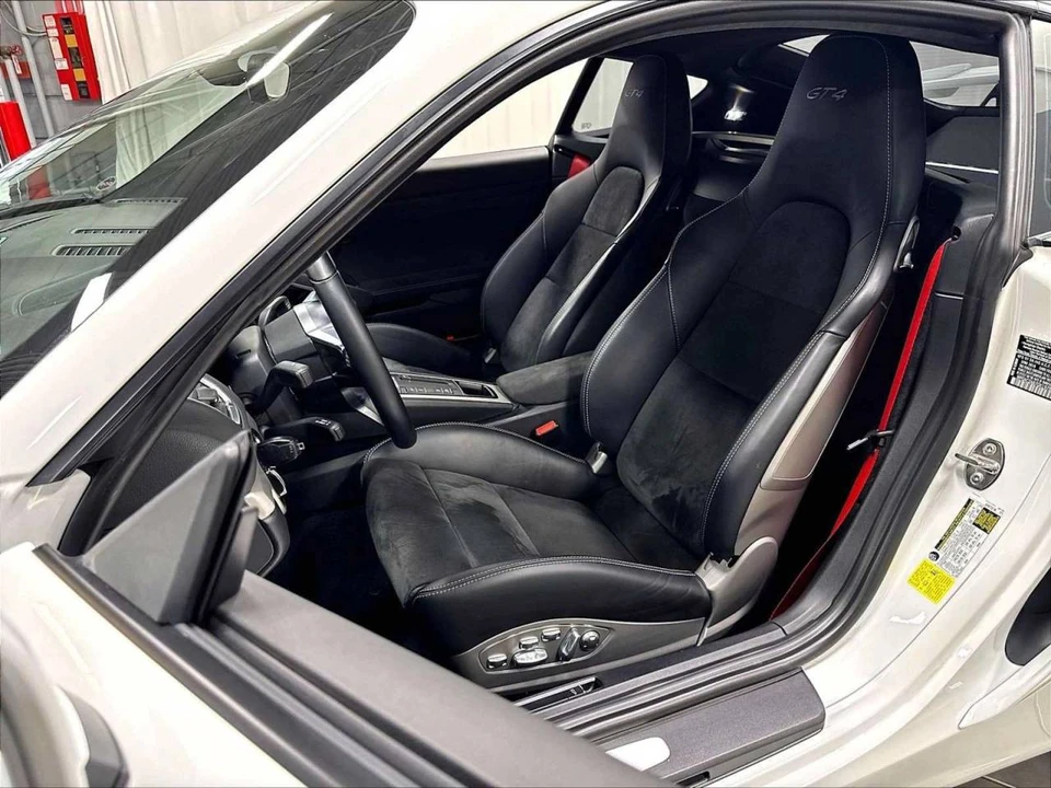 2016 Porsche 981 Cayman GT4 - Image 5 of 5