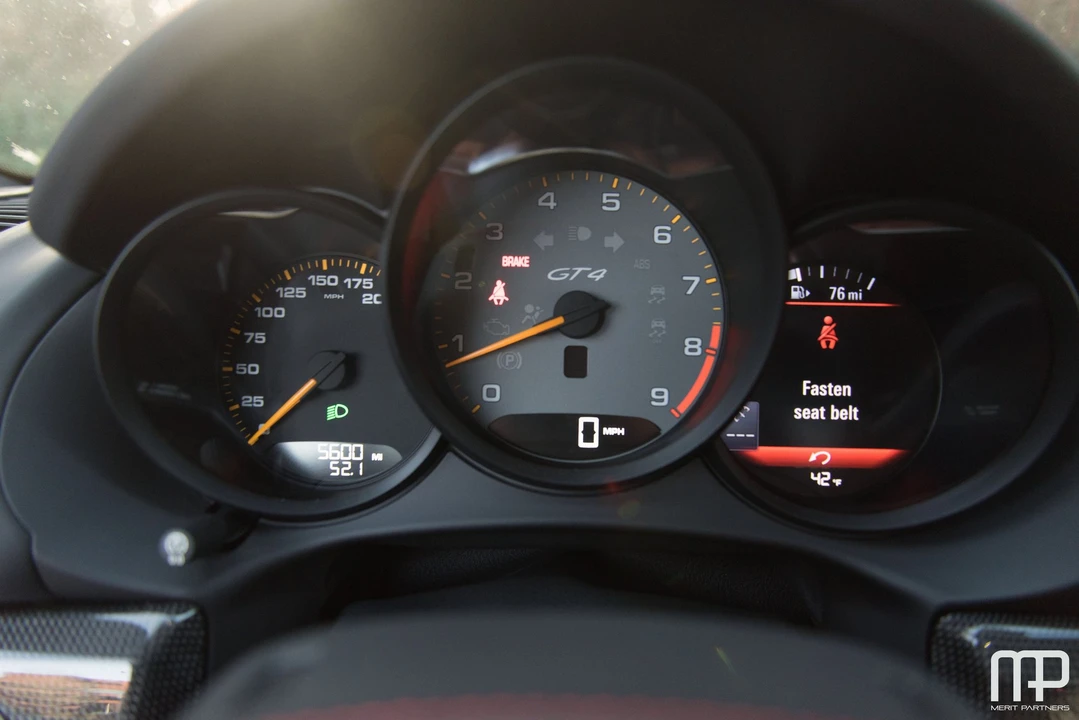 2016 Porsche 981 Cayman GT4 - Image 25 of 31