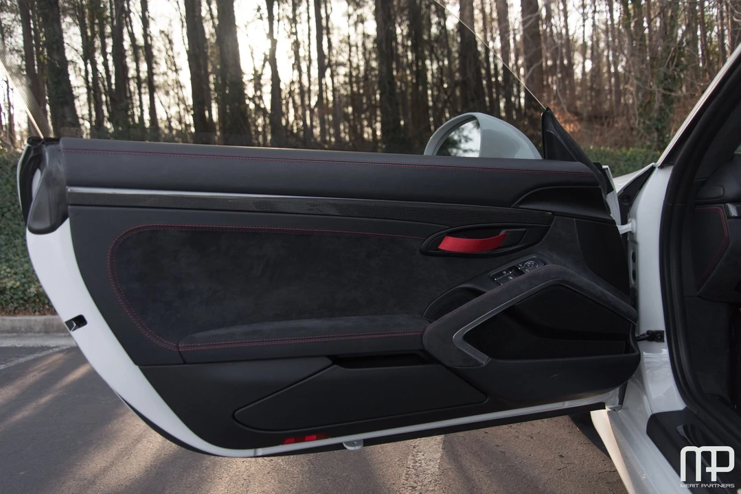 2016 Porsche 981 Cayman GT4 - Image 30 of 31