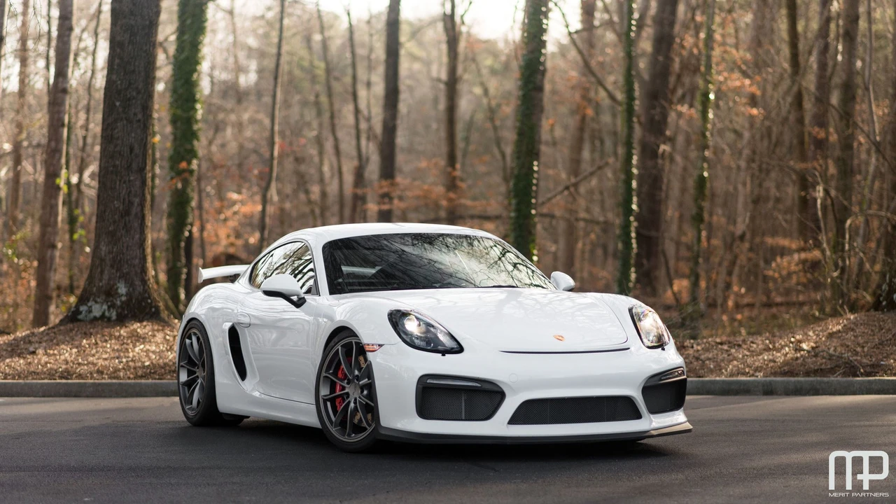 2016 Porsche 981 Cayman GT4 - Image 4 of 31