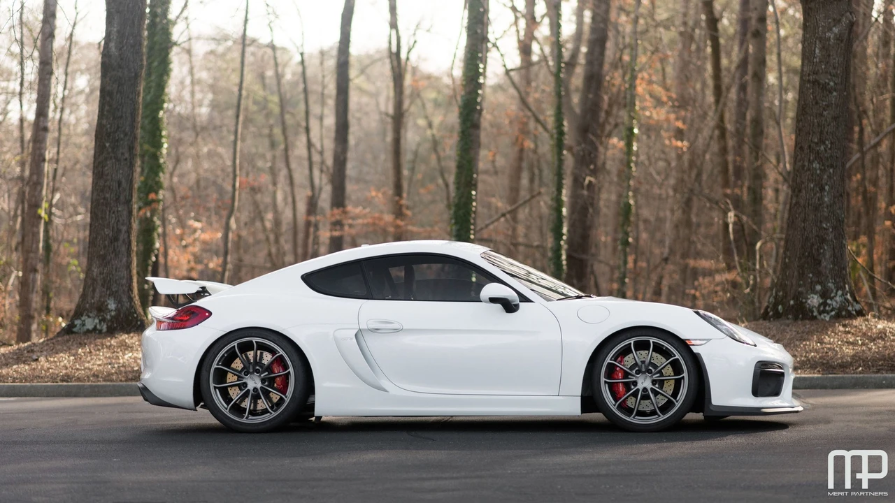 2016 Porsche 981 Cayman GT4 - Image 6 of 31