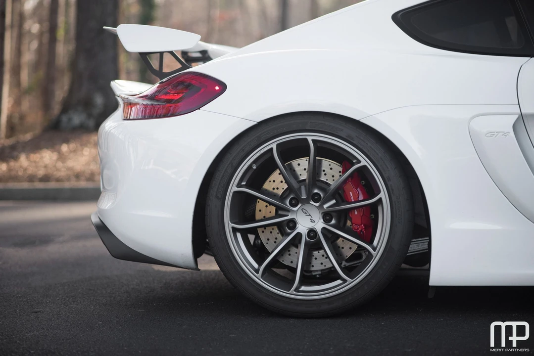 2016 Porsche 981 Cayman GT4 - Image 8 of 31