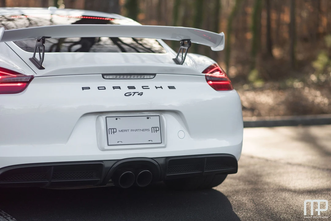 2016 Porsche 981 Cayman GT4 - Image 11 of 31