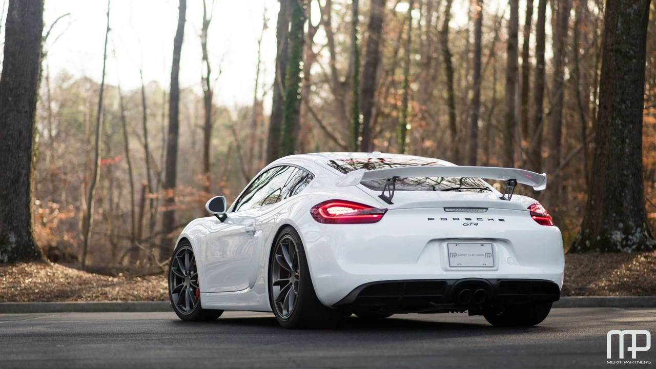 2016 Porsche 981 Cayman GT4 - Image 12 of 31