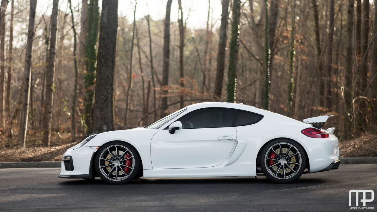 2016 Porsche 981 Cayman GT4 - Image 13 of 31