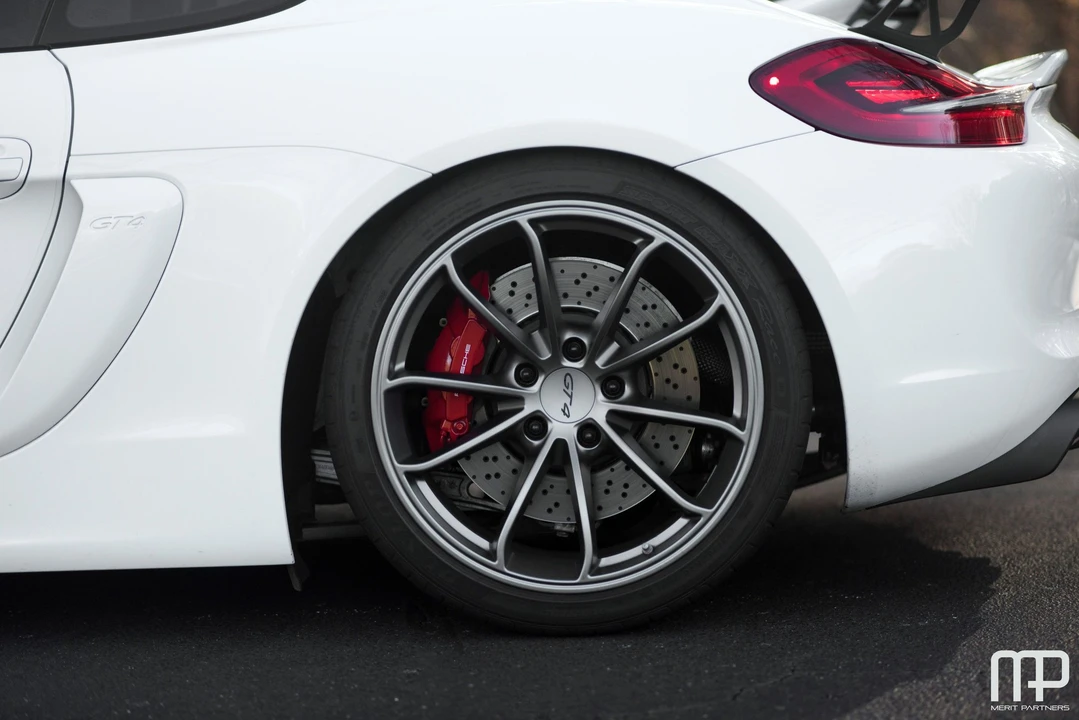 2016 Porsche 981 Cayman GT4 - Image 14 of 31