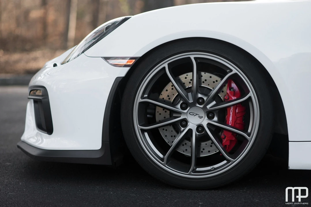 2016 Porsche 981 Cayman GT4 - Image 15 of 31