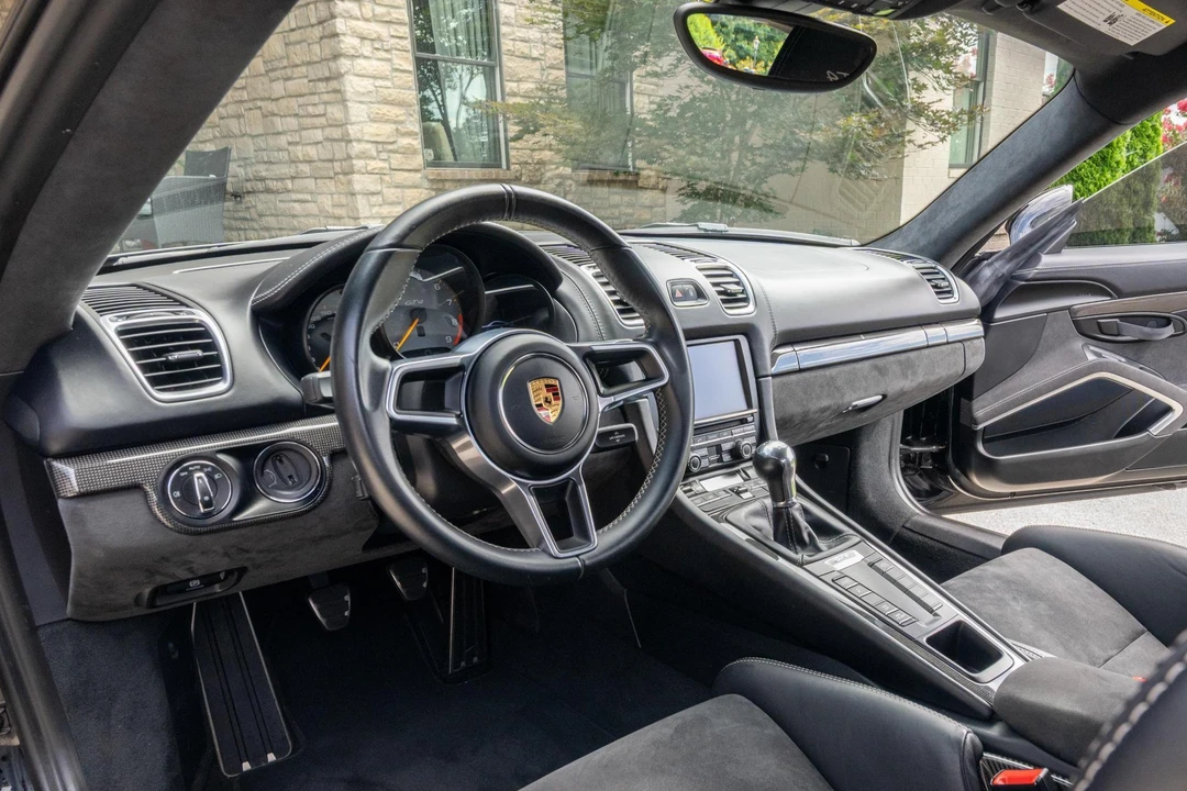 2016 Porsche 981 Cayman GT4 - Image 13 of 31