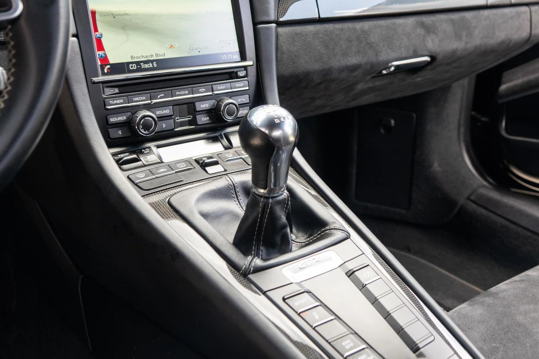 2016 Porsche 981 Cayman GT4 - Image 15 of 31