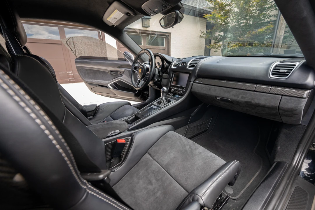 2016 Porsche 981 Cayman GT4 - Image 23 of 31