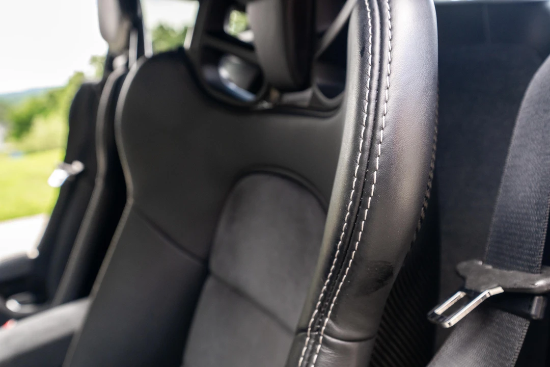 2016 Porsche 981 Cayman GT4 - Image 18 of 31
