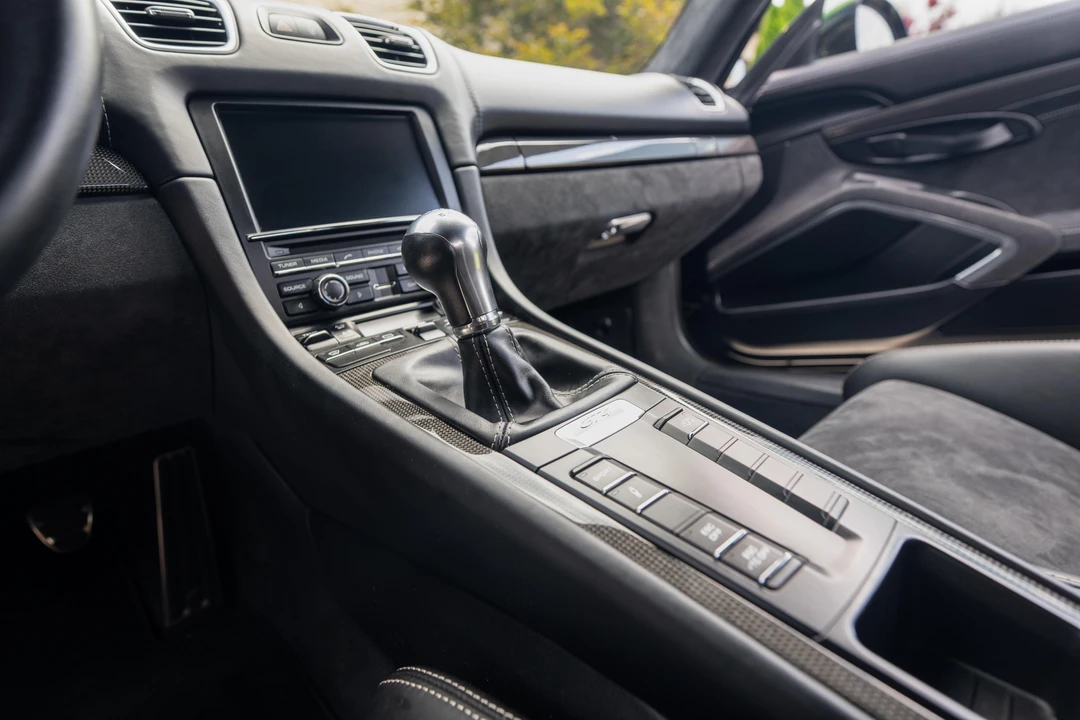 2016 Porsche 981 Cayman GT4 - Image 25 of 31