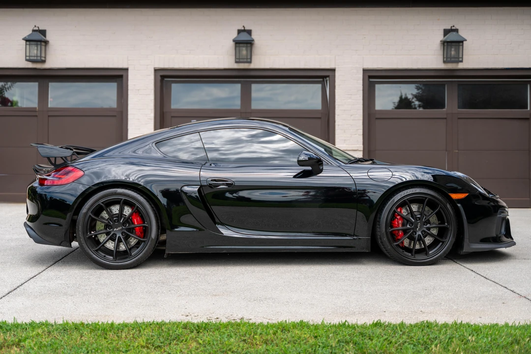 2016 Porsche 981 Cayman GT4 - Image 8 of 31