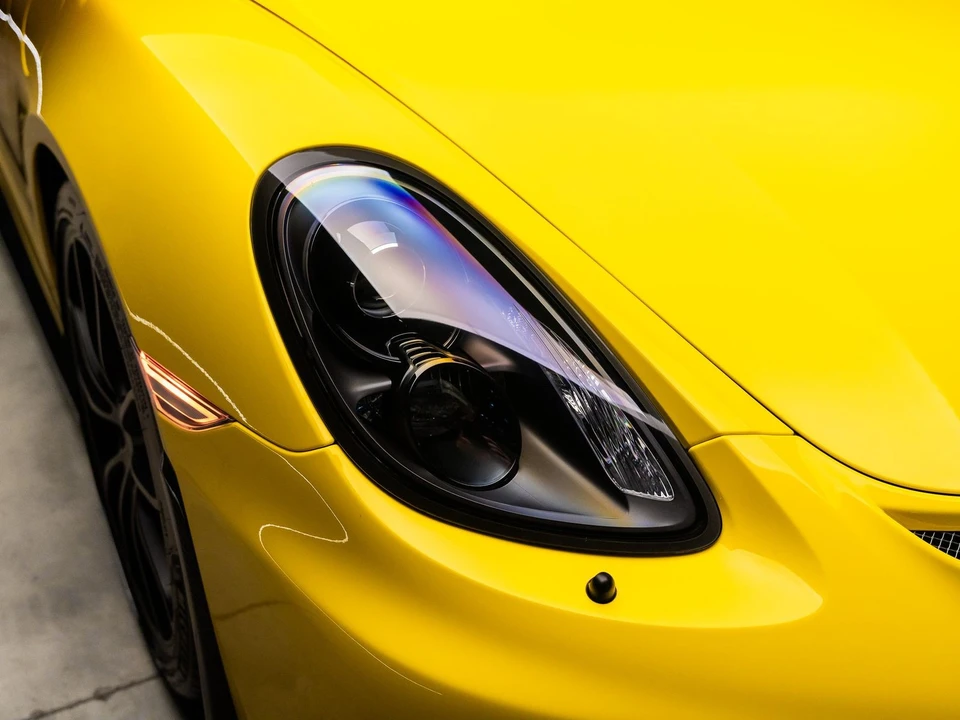 2016 Porsche 981 Cayman GT4 - Image 19 of 31
