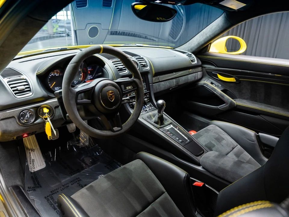 2016 Porsche 981 Cayman GT4 - Image 5 of 31