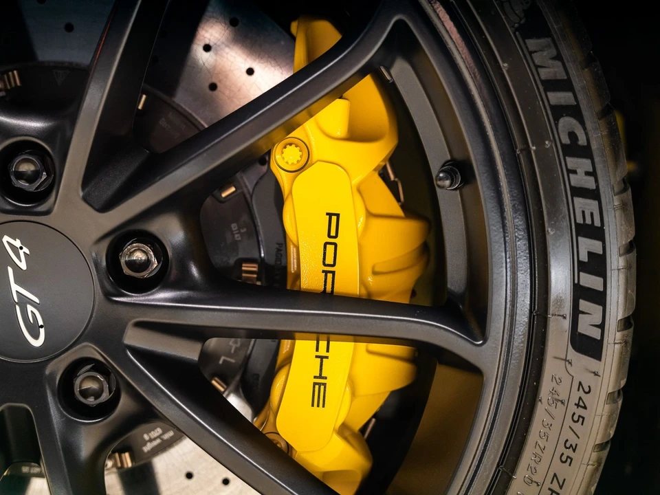 2016 Porsche 981 Cayman GT4 - Image 28 of 31