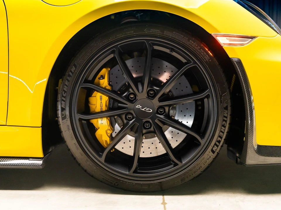 2016 Porsche 981 Cayman GT4 - Image 29 of 31