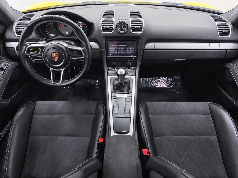2016 Porsche 981 Cayman GT4 - Image 19 of 21