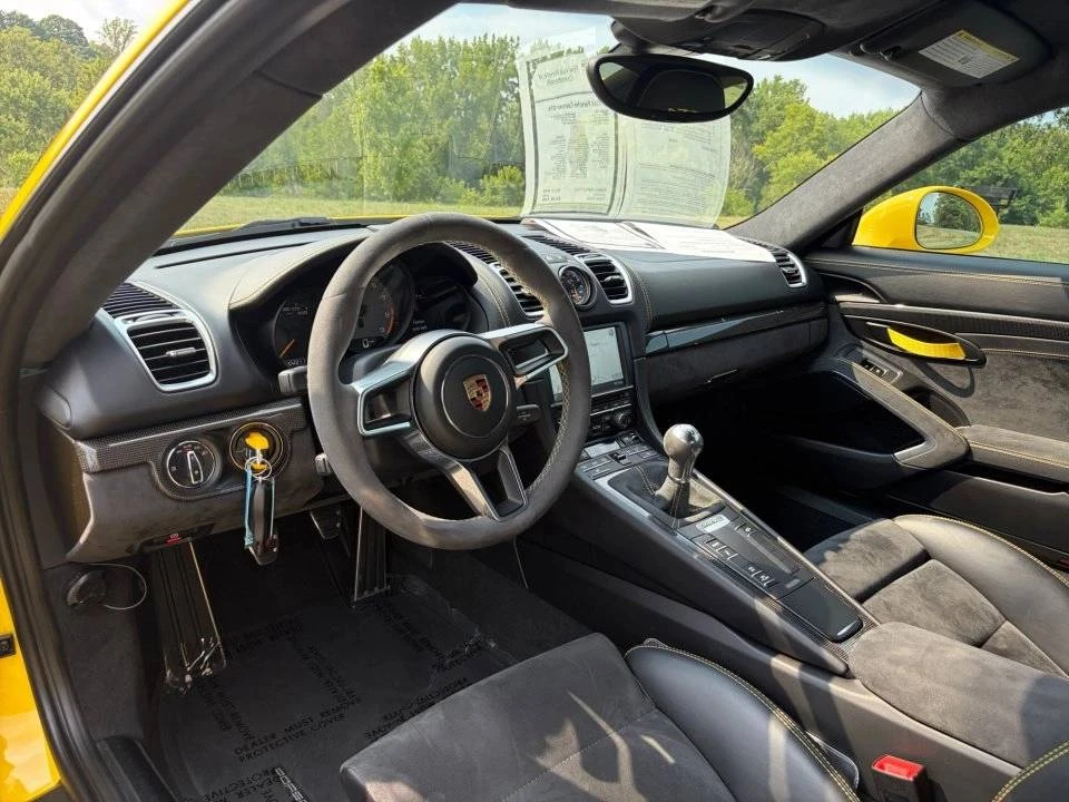 2016 Porsche 981 Cayman GT4 - Image 4 of 5