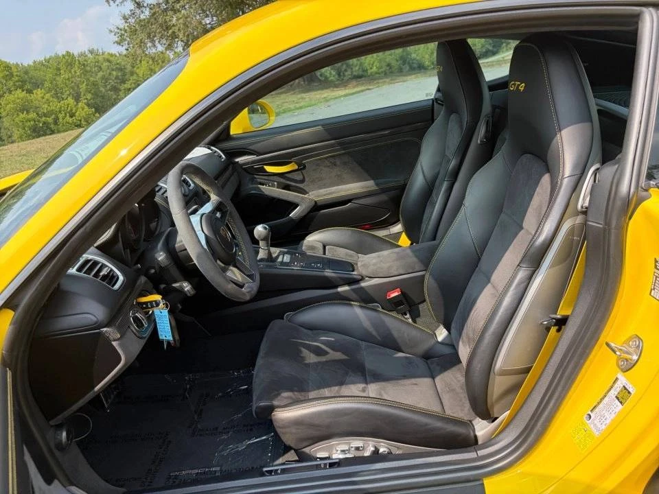 2016 Porsche 981 Cayman GT4 - Image 5 of 5