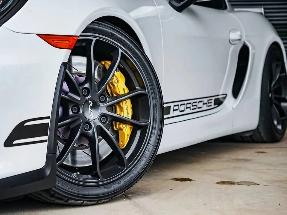 2016 Porsche 981 Cayman GT4 - Image 5 of 5