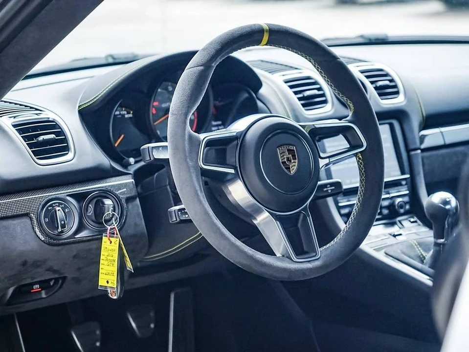 2016 Porsche 981 Cayman GT4 - Image 4 of 5